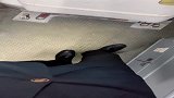 第一次飞航班就一个旅客，我也不用出客舱空乘