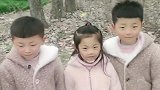 妈妈一胎生了四个孩子，这妹妹肯定超幸福，因为有三个哥哥保护！