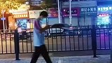 看来这又是一个倒霉蛋
