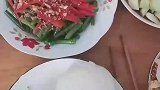 女子做新娘跟妆多年，第一次有新娘妈妈留菜吃