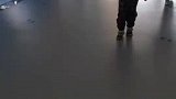 老师在走廊随机摇人抽查背诵课文，不能让孩子有侥幸心理