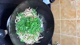 饭店的炝炒绿豆芽为啥好吃，原来诀窍在这里