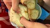这就是我花万娶回来的北京媳妇，蒸了一锅包子，掰开瞬间我崩溃了