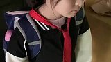 女孩吃饭要20元，爸爸十分不解