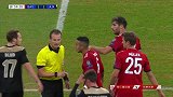 齐耶赫反击推进遭哈马怼翻 主裁遭合围抗议出示黄牌警告