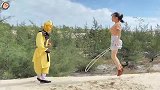 美女古灵精怪，合伙设局引悟空入坑，猴哥搞笑落水！