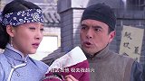 妻子抱着孩子到部队找丈夫，没料碰到丈夫正当新郎官