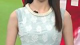 天下足球新美女主持雪儿又上班啦