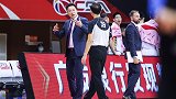 拒绝握手无视关键犯规！李春江连续两场比赛与同一名裁判搞心态