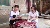 短剧：欢欢被锁在了家里，小伙伴一起给欢欢送吃的，有人关心真好