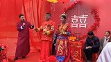表哥请来的男司仪，看到这一幕，难怪新娘非要聘请他！