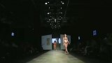 纽约品牌内衣秀：超模身材高挑妩媚