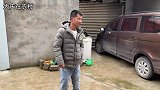 小黑狼买回来7天生病了，小伙带它去县城看病，希望它快点好起来