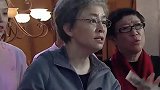 大妈做10块钱的美容，没想到付款时却要五万块，不料大妈有个刑警女儿