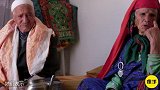 北非最传统的纹身文化：女性从老到少都要纹身，用纹身代替化妆！