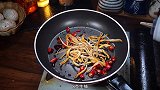 干黄花菜的正确吃法，简单又好吃的香辣干黄花菜，超级下饭