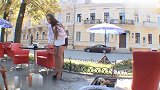 国外恶搞太雷人，突然出现的“恶魔”吓坏路人