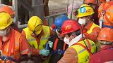 栖霞金矿爆炸事故救援现场，第三批有3人共同升井！目前7人升井成功！