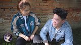 农村小两口吹牛,却因要买哪辆车动起手,结局真是太搞笑了