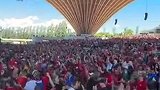 实拍拉林替补扳平比分 场外观战球迷的反应