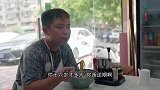 南京这家牛肉锅贴店，儿子继承父亲手艺，生意特别火爆