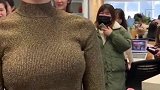 郎朗的老婆，身材太好了，有人认识吗？