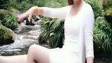 秘书小姐姐最喜欢青山水秀的风景