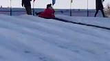女子上演陀螺式滑雪，东北滑雪离心机