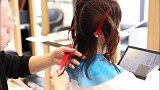 妹子嫌头发太厚毛躁，到理发店直接剪成“波波头”，显小气质真好