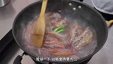 水煮虾时，是冷水还是热水下锅，这一步很重要，难怪虾肉又老又腥