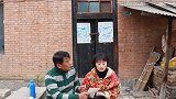 岳母逼穷女婿养老，富儿子却不给一分，看到遗嘱穷女婿怒了