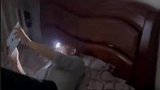关灯看屏幕伤眼睛，那我戴着灯