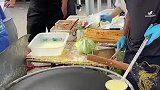 大爷路边摊煎饼摊出了艺术感
