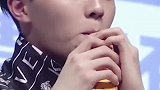 陈立农长相俊美，皮肤精致细腻，让人十分羡慕