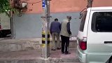 网友：大爷这是入戏了 象棋 大爷