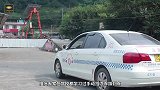 减速时先踩离合还是先踩刹车，新手记住这个口诀，安全又省油