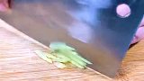 荷包蛋不要直接下锅煮,老保姆教你一招,一锅做6个,一个都不散