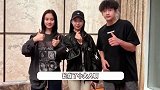 李小璐带女儿与冉莹颖一家聚会，12岁甜馨与轩轩罕同框，身高猛长