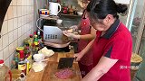 雪儿用豆腐做花卷馒头，配上一盆馄饨面，婆婆吃得开心满意