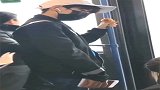 捕捉一只超酷的王源，刚哥你又在偷偷可爱，小眼神加歪头萌翻我！