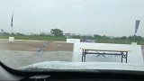 有18个喇叭的车内音响