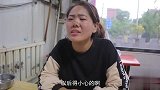 小伙饭店请美女吃饭，没想却没钱结账，看小伙如何机智应对