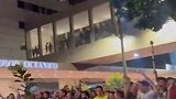 这待遇！阿根廷队抵达巴西 球迷集体唱歌热烈欢迎