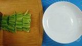 饭店的芹菜炒粉条为啥那么好吃？原来做法这么简单，上桌就光盘