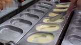 强迫症的福利！看韩国用铁板做美味的鸡蛋面包，一排整整齐齐！