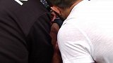 T城眼睛肿如馒头被叫停比赛 霍洛威TKO获胜成功卫冕！