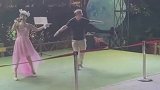 这要是我的父亲，我估计会感觉颜面扫地