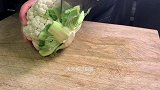 花菜最近火了，营养解馋 ，洋葱加黑木耳一起炒，原来这么好吃