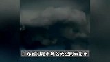 台风“苏拉”逼近：海水掀起7米巨浪，天空惊现大量鸟群海鱼冲上岸