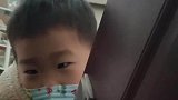 小男孩发烧堵门执意要单独隔离